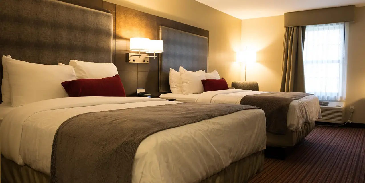 deluxe-comfort-king-bed-balcony